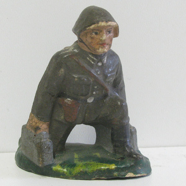 EF03 MG-Schütze II, kniend