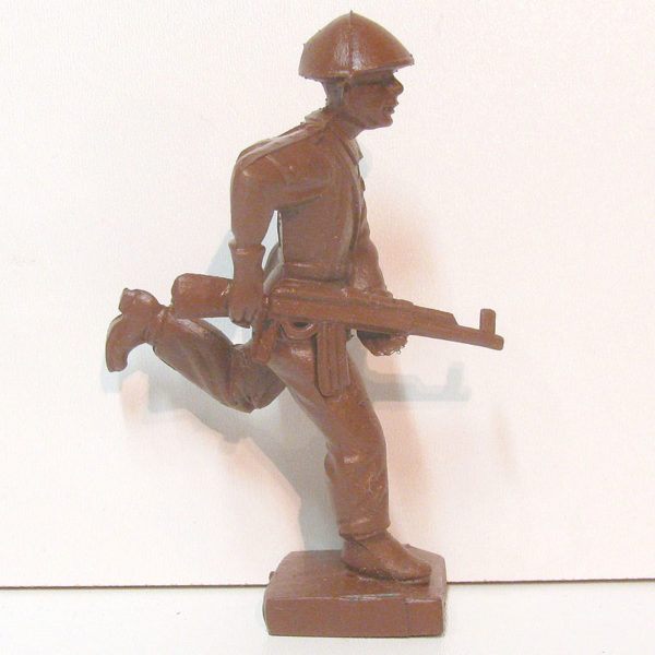 S26/1MB Soldat 2, laufend mit MPi (Militärversion)