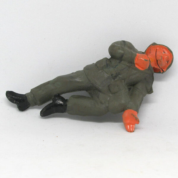 S18B Soldat mit MPi, robbend