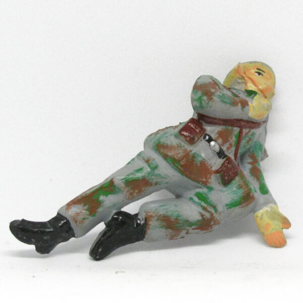 S18A Soldat mit MPi, robbend