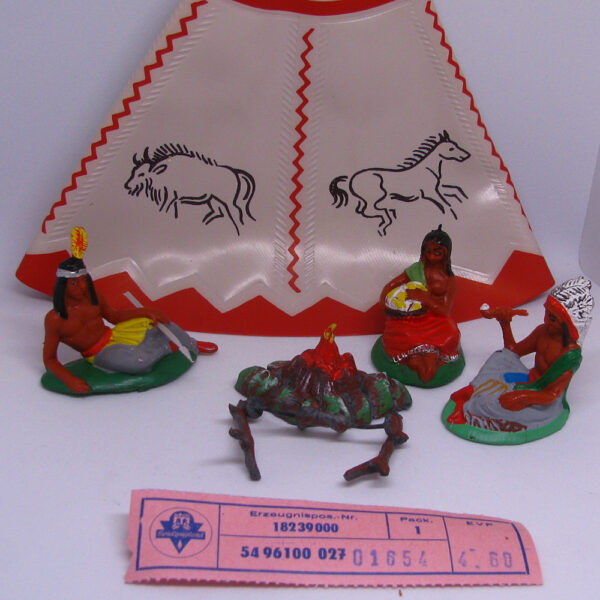 OVP0028 - "OVP055B Indianer-Gruppe mit Zelt" - VEB Spielzeugland - 70/80er – Bild 2