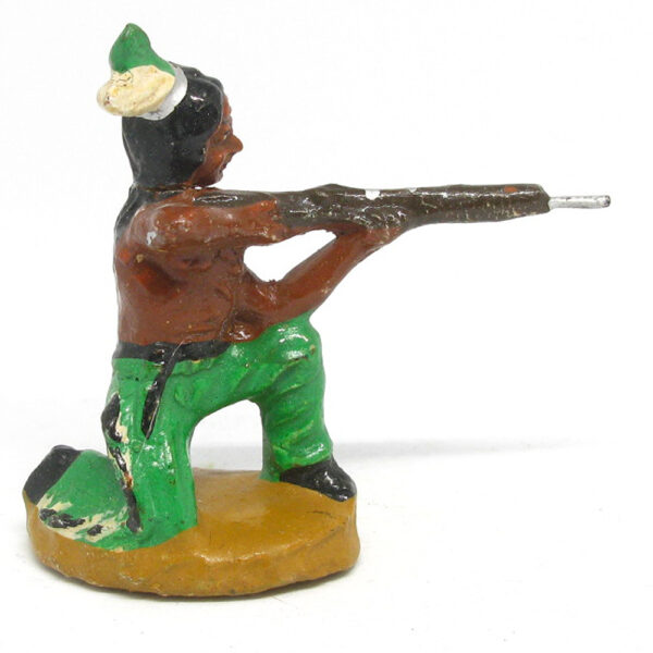 RH50-03 Indianer kniend schießend